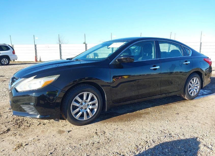 Photo 2 of 2016 Nissan Altima 2.5 S (VIN 1N4AL3AP4GN333040)