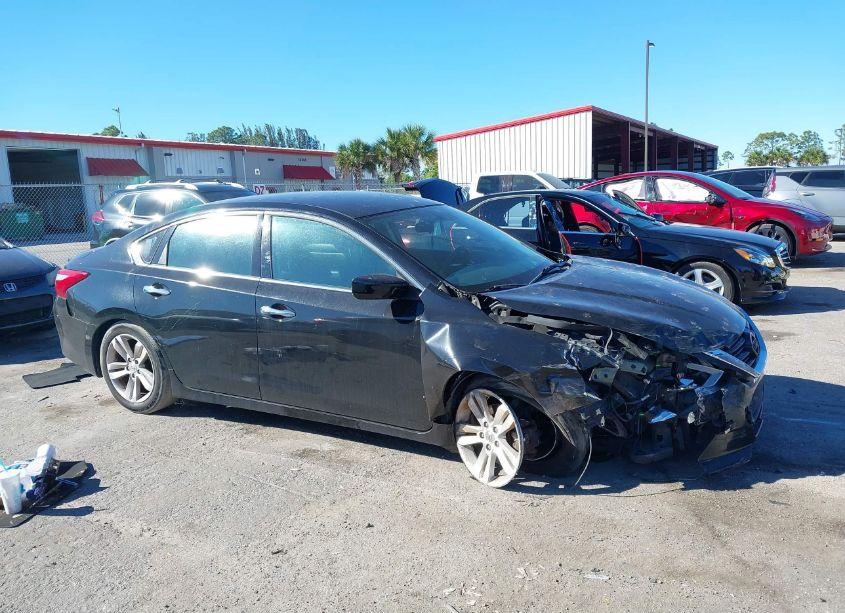 Photo 13 of 2016 Nissan Altima 2.5/2.5 S/2.5 SL/2.5 SR/2.5 SV (VIN 1N4AL3AP4GN352719)