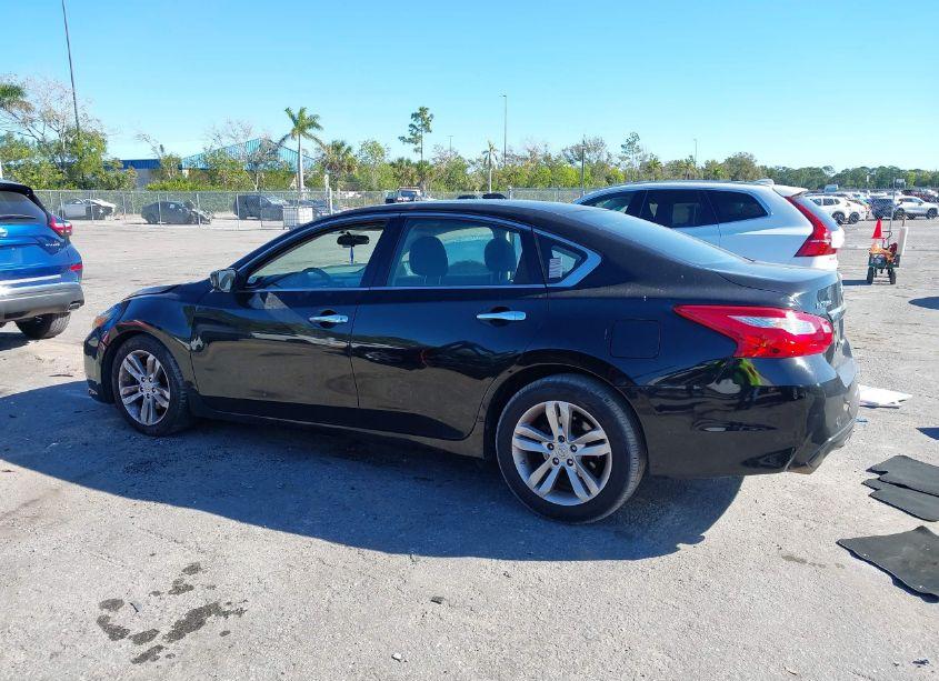 Photo 14 of 2016 Nissan Altima 2.5/2.5 S/2.5 SL/2.5 SR/2.5 SV (VIN 1N4AL3AP4GN352719)