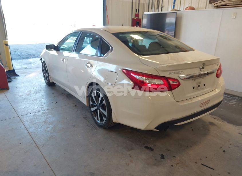 Photo 3 of 2016 Nissan Altima 2.5 SR (VIN 1N4AL3AP4GN392900)