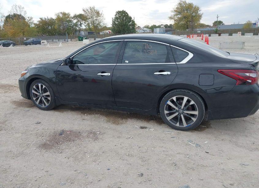 Photo 14 of 2017 Nissan Altima 2.5 SR (VIN 1N4AL3AP4HC108355)
