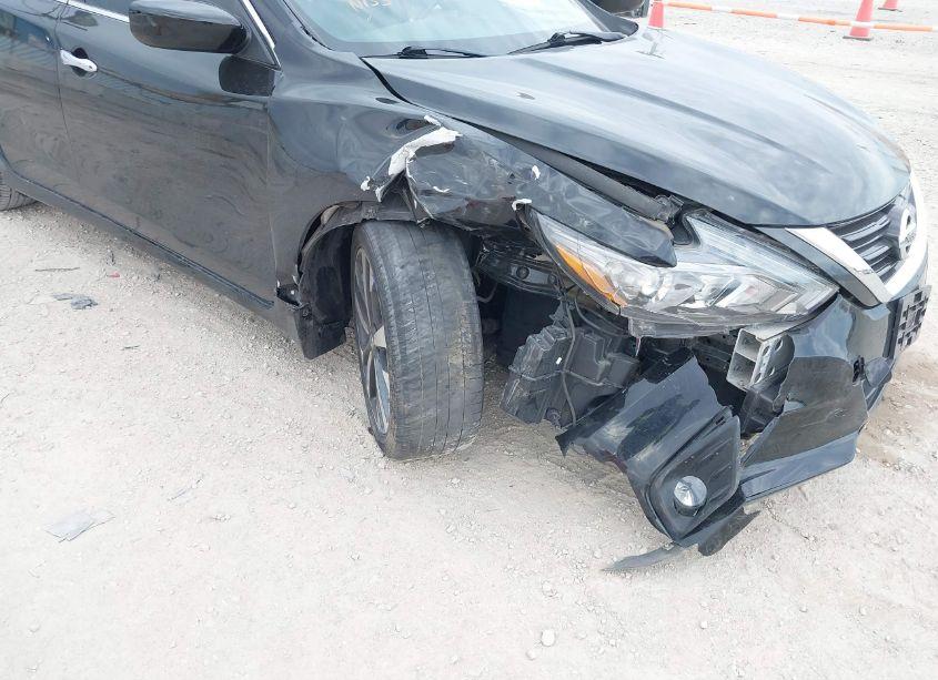 Photo 6 of 2017 Nissan Altima 2.5 SR (VIN 1N4AL3AP4HC108355)