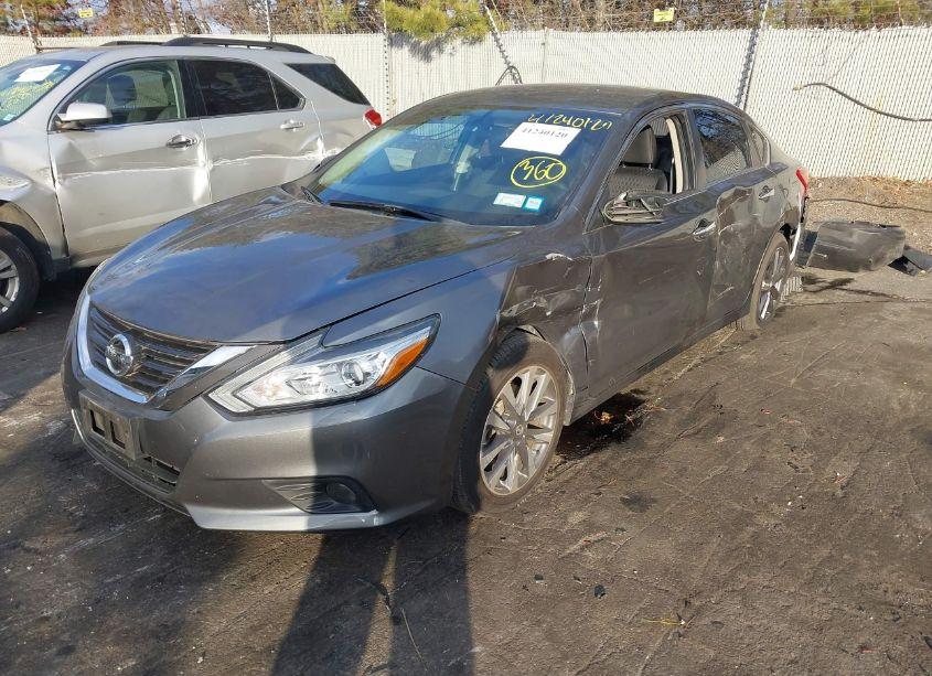 Photo 2 of 2017 Nissan Altima 2.5 SV (VIN 1N4AL3AP4HC109098)