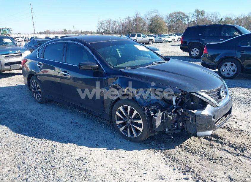 2017 Nissan Altima 2.5 SV (VIN 1N4AL3AP4HC110302) main photo