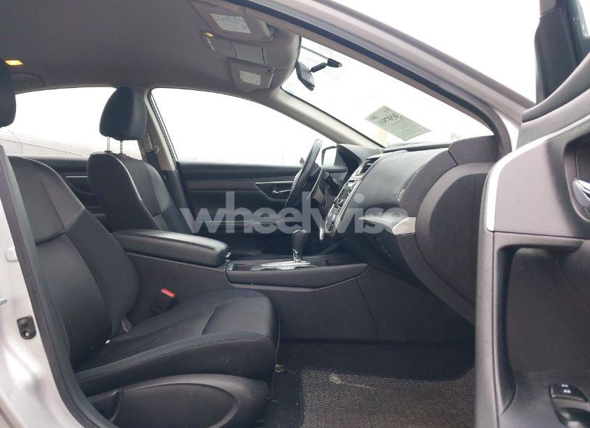 Photo 5 of 2017 Nissan Altima 2.5 SR (VIN 1N4AL3AP4HC110638)