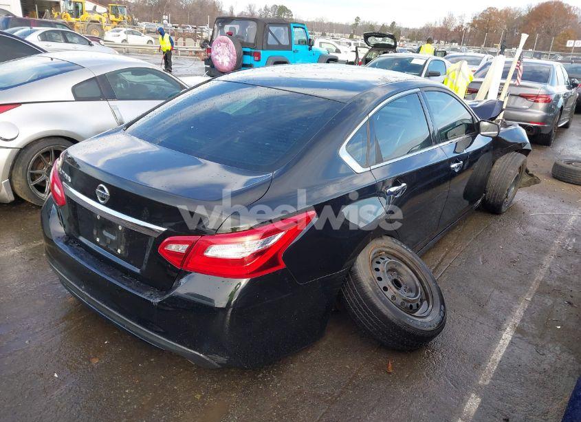 Photo 4 of 2017 Nissan Altima 2.5/2.5 S/2.5 SL/2.5 SR/2.5 SV (VIN 1N4AL3AP4HC115032)