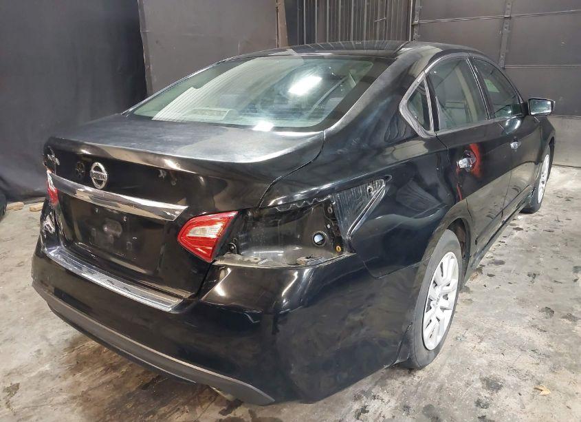 Photo 4 of 2017 Nissan Altima 2.5 S (VIN 1N4AL3AP4HC116715)