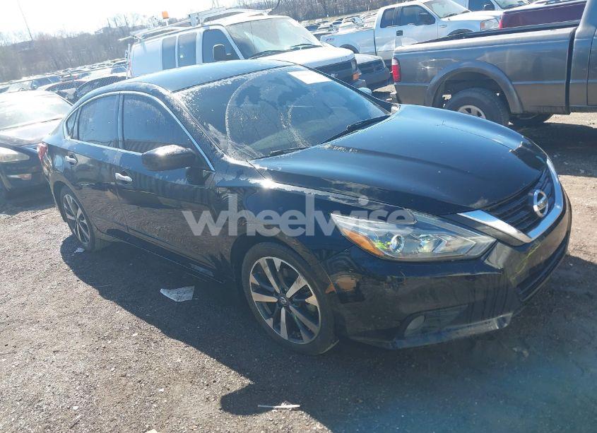 2017 Nissan Altima 2.5 SR (VIN 1N4AL3AP4HC122773) main photo