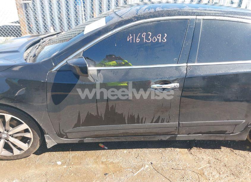 Photo 14 of 2017 Nissan Altima 2.5 SR (VIN 1N4AL3AP4HC122773)