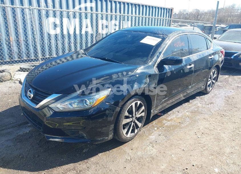 Photo 2 of 2017 Nissan Altima 2.5 SR (VIN 1N4AL3AP4HC122773)