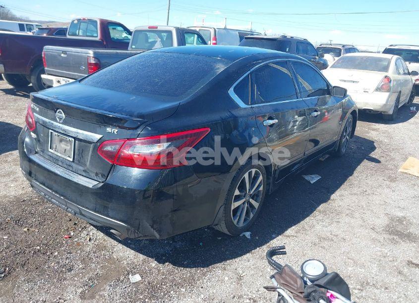 Photo 4 of 2017 Nissan Altima 2.5 SR (VIN 1N4AL3AP4HC122773)