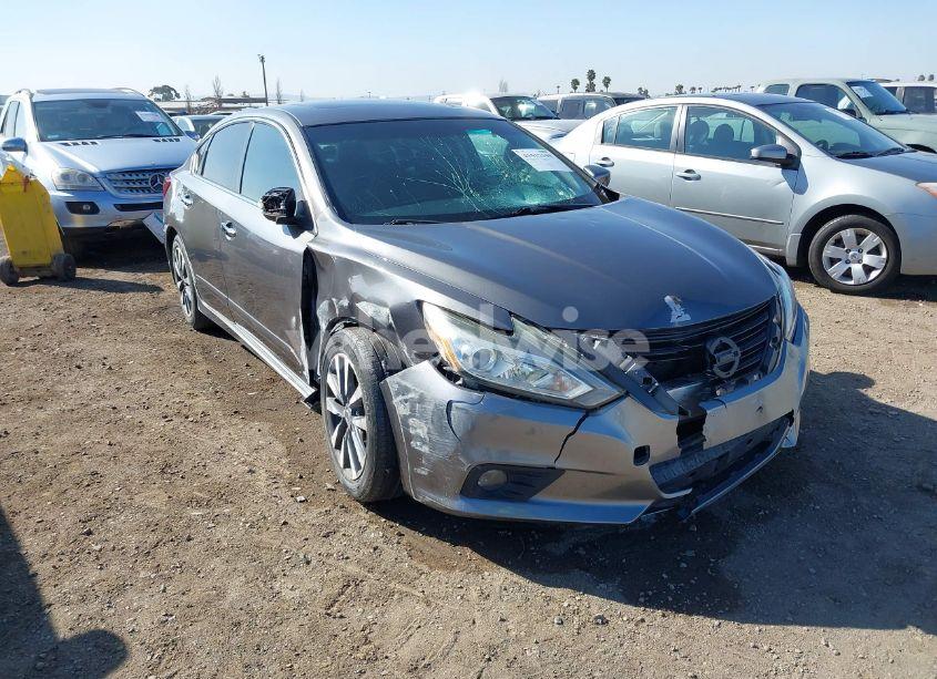2017 Nissan Altima 2.5 SV (VIN 1N4AL3AP4HC131344) main photo