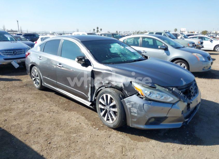 Photo 6 of 2017 Nissan Altima 2.5 SV (VIN 1N4AL3AP4HC131344)