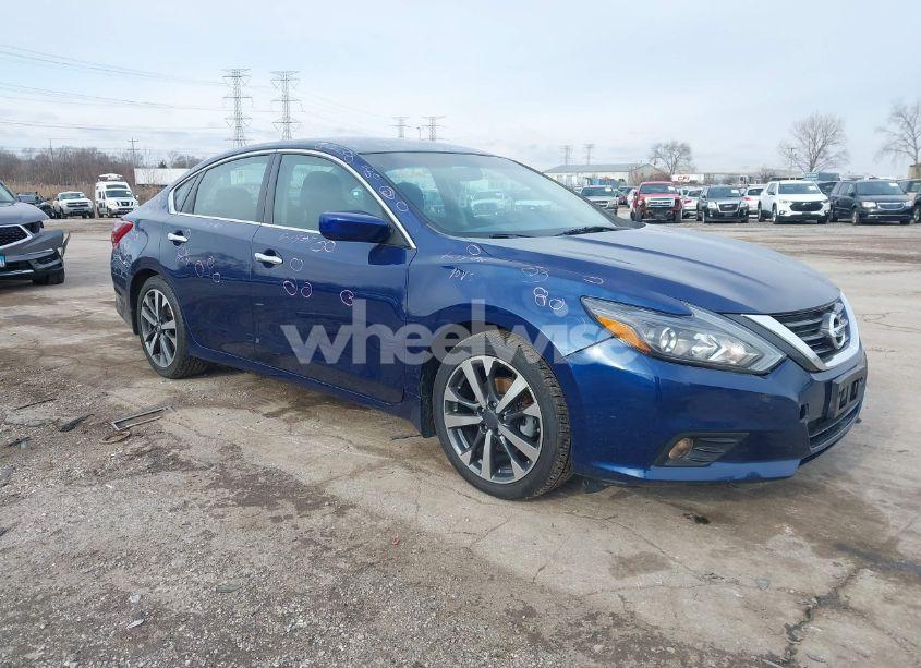 2017 Nissan Altima 2.5 SR (VIN 1N4AL3AP4HC131957) main photo