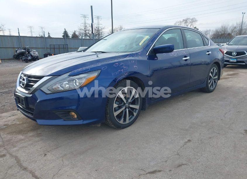 Photo 2 of 2017 Nissan Altima 2.5 SR (VIN 1N4AL3AP4HC131957)