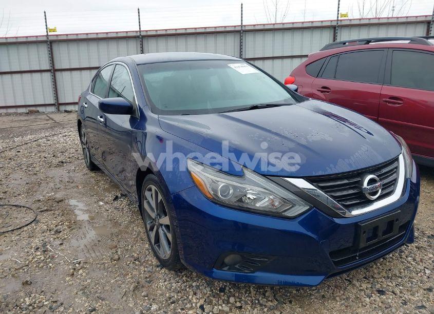 2017 Nissan Altima 2.5 SR (VIN 1N4AL3AP4HC132784) main photo