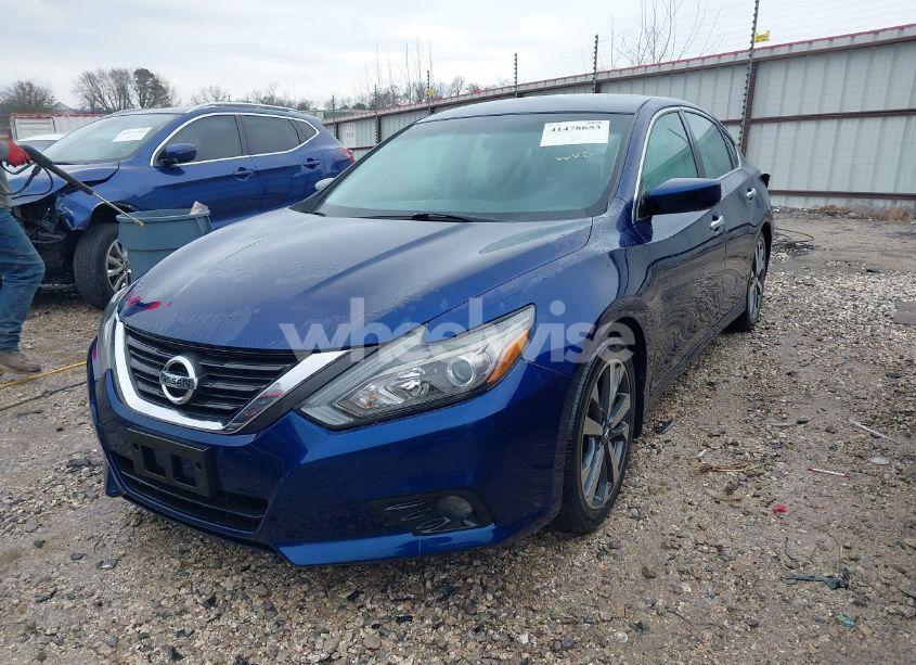 Photo 2 of 2017 Nissan Altima 2.5 SR (VIN 1N4AL3AP4HC132784)