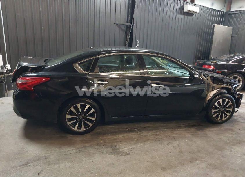 Photo 14 of 2017 Nissan Altima 2.5 SL (VIN 1N4AL3AP4HC145762)