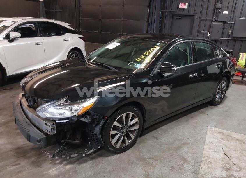 Photo 2 of 2017 Nissan Altima 2.5 SL (VIN 1N4AL3AP4HC145762)