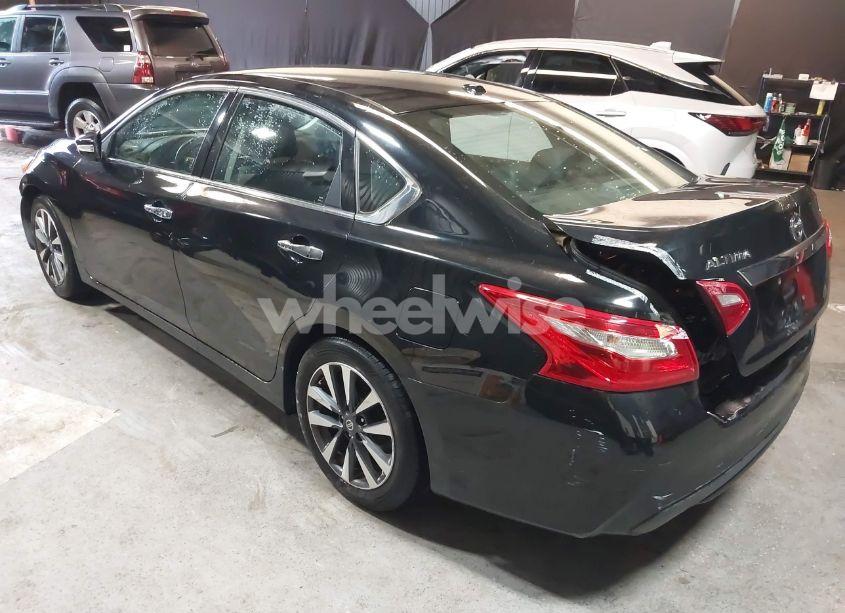 Photo 3 of 2017 Nissan Altima 2.5 SL (VIN 1N4AL3AP4HC145762)