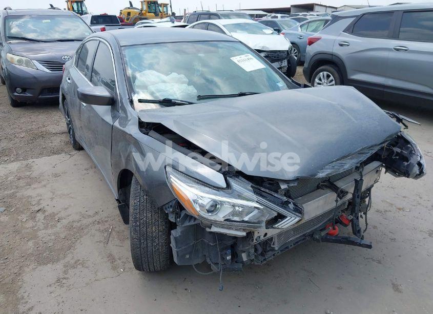 2017 Nissan Altima 2.5 SV (VIN 1N4AL3AP4HC150332) main photo