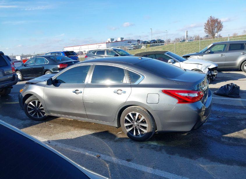 Photo 14 of 2017 Nissan Altima 2.5 SL (VIN 1N4AL3AP4HC152162)