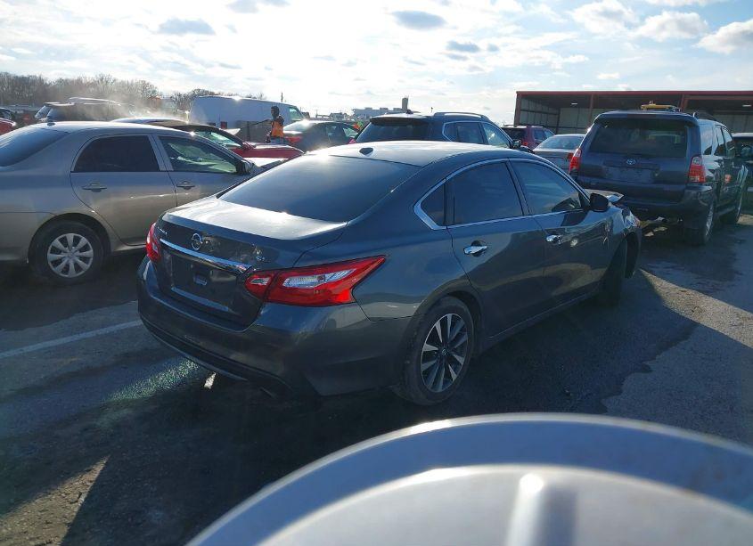Photo 4 of 2017 Nissan Altima 2.5 SL (VIN 1N4AL3AP4HC152162)