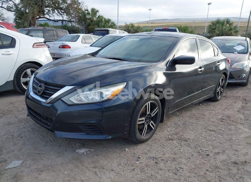 Photo 2 of 2017 Nissan Altima 2.5 S (VIN 1N4AL3AP4HC159628)