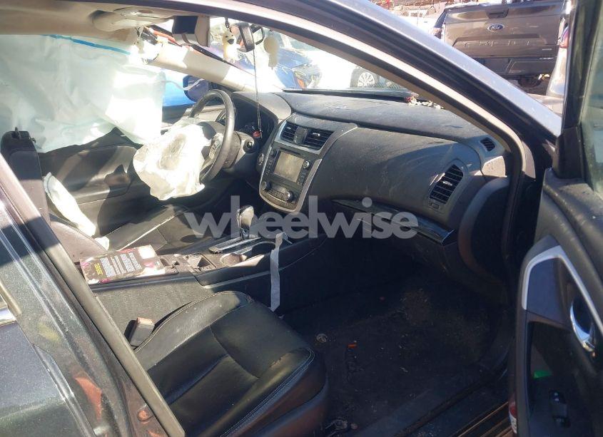 Photo 5 of 2017 Nissan Altima 2.5 SL (VIN 1N4AL3AP4HC168586)