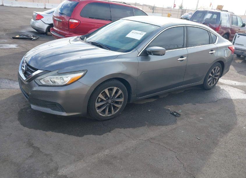 Photo 2 of 2017 Nissan Altima 2.5 SV (VIN 1N4AL3AP4HC170581)