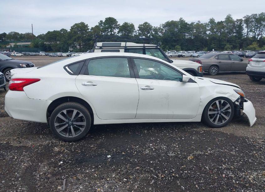 Photo 12 of 2017 Nissan Altima 2.5 SR (VIN 1N4AL3AP4HC191303)