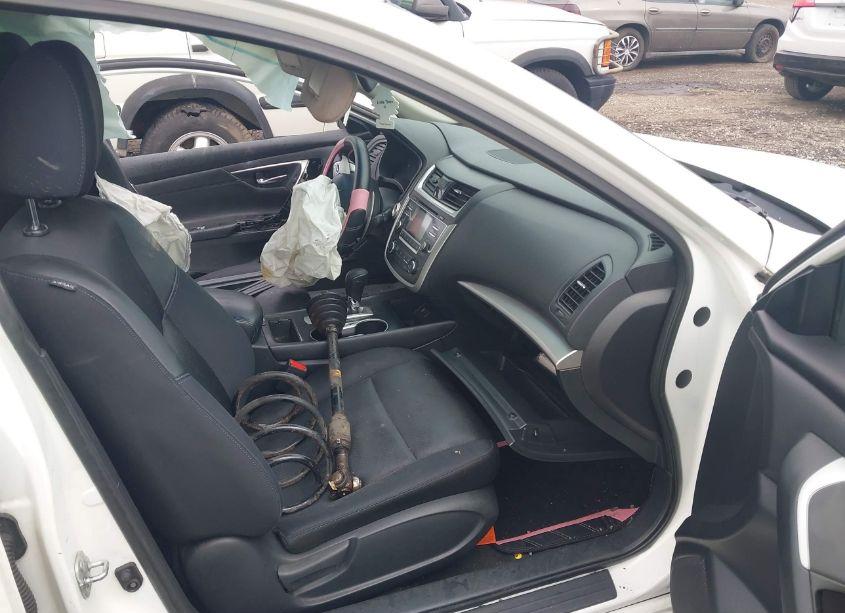 Photo 5 of 2017 Nissan Altima 2.5 SR (VIN 1N4AL3AP4HC191303)