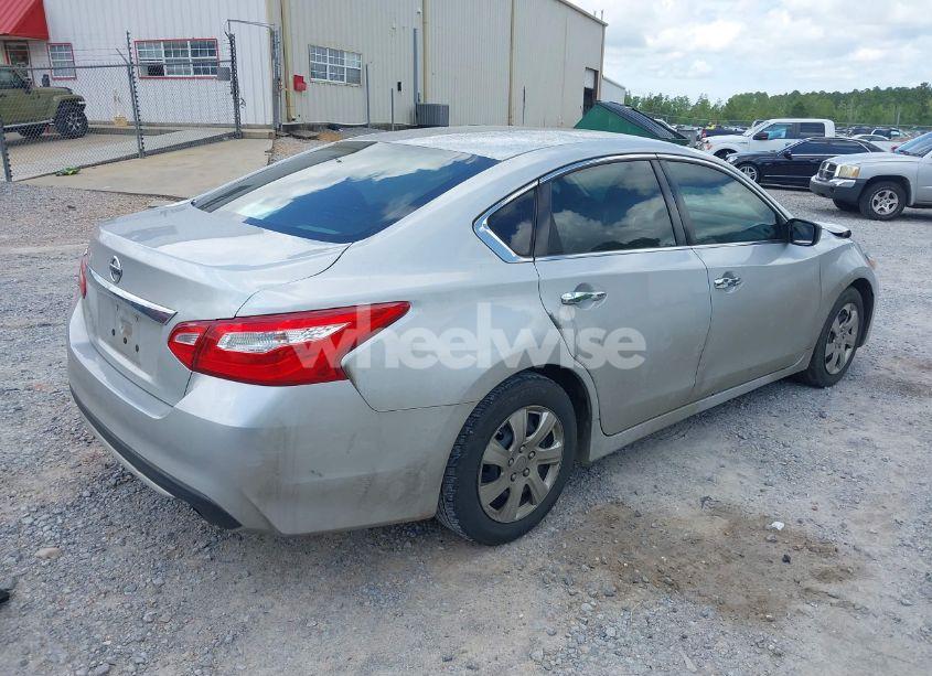 Photo 4 of 2017 Nissan Altima 2.5 S (VIN 1N4AL3AP4HC192838)