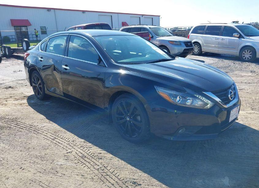 2017 Nissan Altima 2.5 SR (VIN 1N4AL3AP4HC193245) main photo