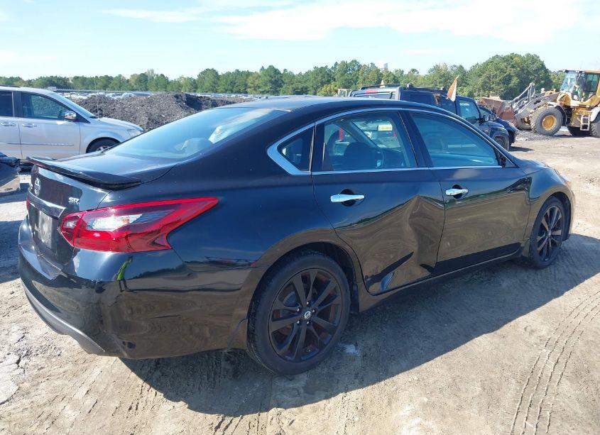 Photo 22 of 2017 Nissan Altima 2.5 SR (VIN 1N4AL3AP4HC193245)