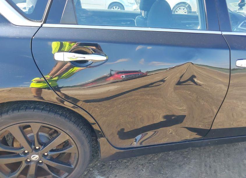 Photo 6 of 2017 Nissan Altima 2.5 SR (VIN 1N4AL3AP4HC193245)