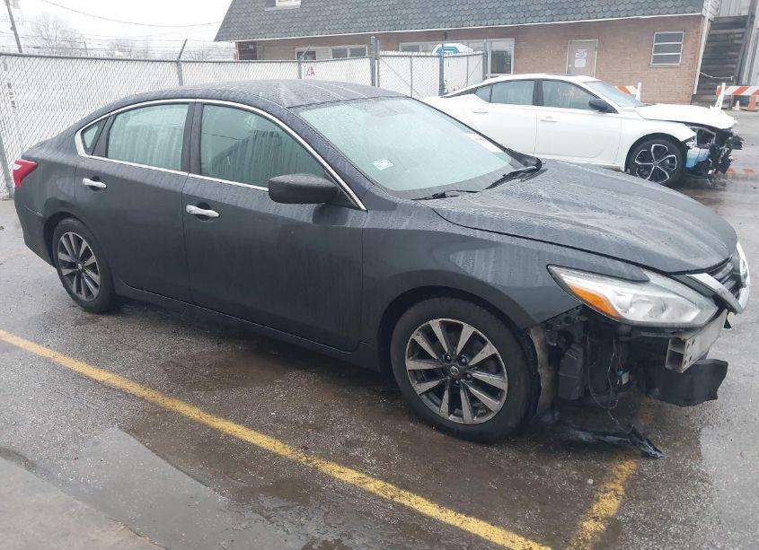 2017 Nissan Altima 2.5 SV (VIN 1N4AL3AP4HC201232) main photo