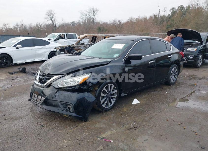 Photo 2 of 2017 Nissan Altima 2.5 SV (VIN 1N4AL3AP4HC208651)