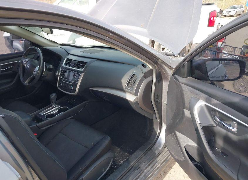 Photo 5 of 2017 Nissan Altima 2.5 SR (VIN 1N4AL3AP4HC210660)