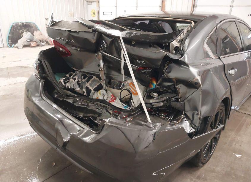 Photo 6 of 2017 Nissan Altima 2.5 SR (VIN 1N4AL3AP4HC210660)