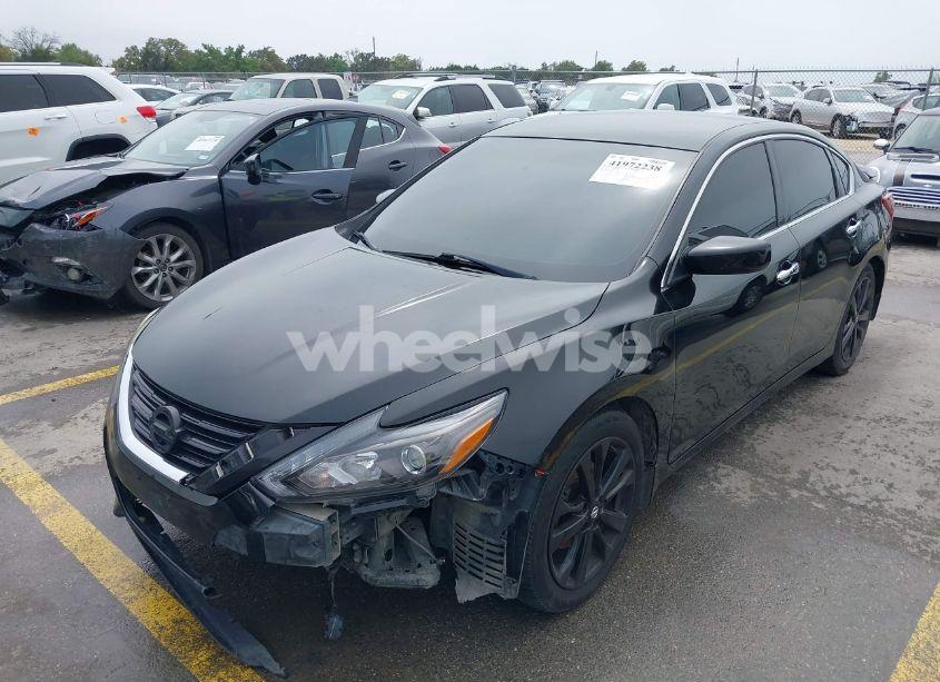 Photo 2 of 2017 Nissan Altima 2.5 SR (VIN 1N4AL3AP4HC215163)