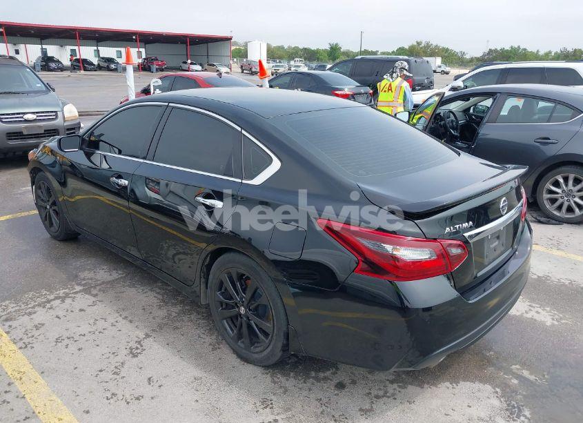 Photo 3 of 2017 Nissan Altima 2.5 SR (VIN 1N4AL3AP4HC215163)