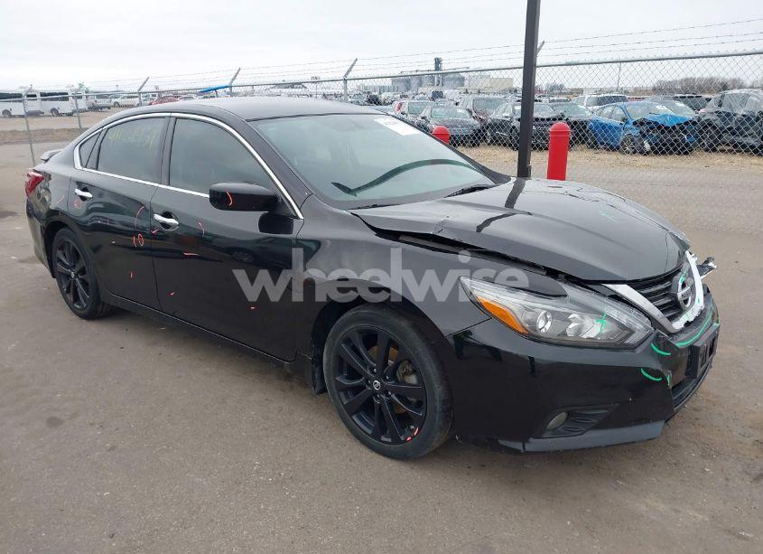2017 Nissan Altima 2.5 SR (VIN 1N4AL3AP4HC217060) main photo