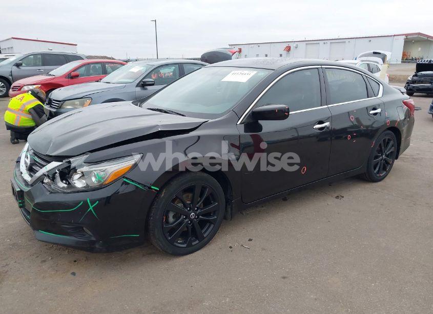 Photo 2 of 2017 Nissan Altima 2.5 SR (VIN 1N4AL3AP4HC217060)