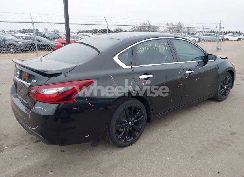 Photo 4 of 2017 Nissan Altima 2.5 SR (VIN 1N4AL3AP4HC217060)