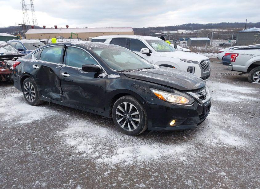 2017 Nissan Altima 2.5 SV (VIN 1N4AL3AP4HC222694) main photo