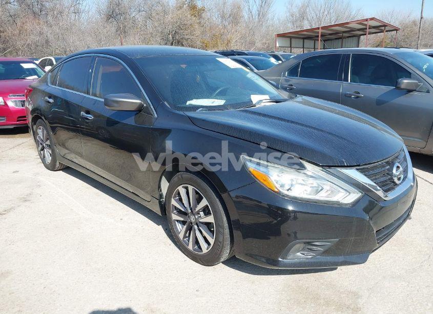 2017 Nissan Altima 2.5 SV (VIN 1N4AL3AP4HC222792) main photo