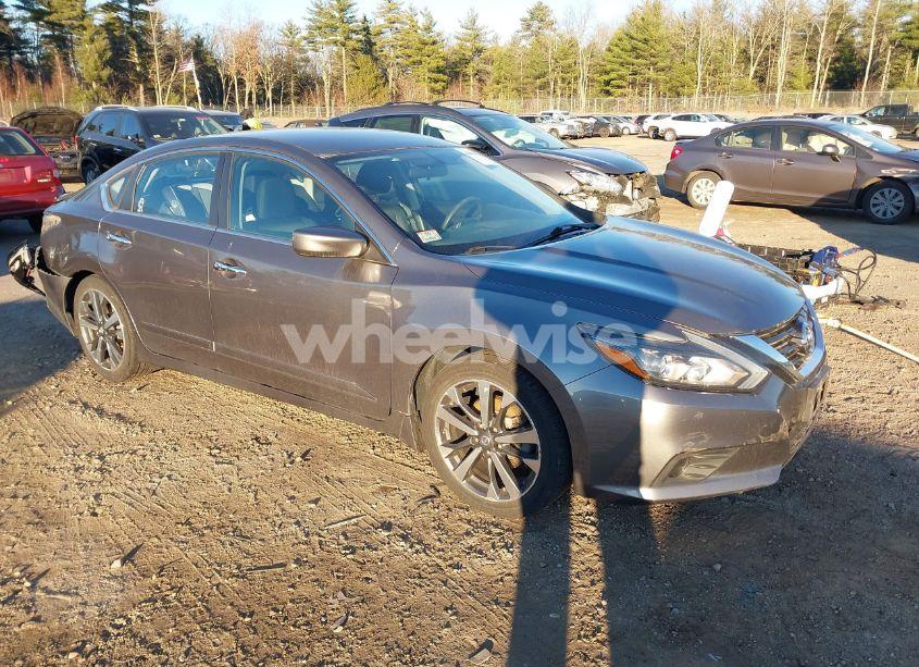 2017 Nissan Altima 2.5 SR (VIN 1N4AL3AP4HC222954) main photo