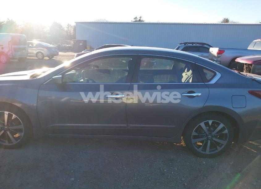 Photo 14 of 2017 Nissan Altima 2.5 SR (VIN 1N4AL3AP4HC222954)