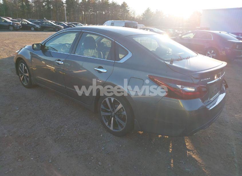 Photo 3 of 2017 Nissan Altima 2.5 SR (VIN 1N4AL3AP4HC222954)